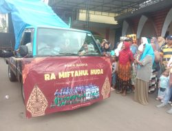 Rayakan Harlah, Miftahul Huda Gelar Pawai Budaya Yang Meriahkan Desa Druju Sumawe