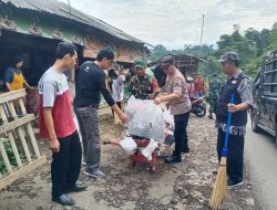 Tingkatkan Sinergitas, Polsek Wajak Bersama Muspika Gelar Program Jumat Bersih