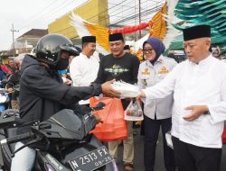 Spirit Kebersamaan dan Berbagi, Bupati Malang dan Yayasan Pesona Gondanglegi Bagi-Bagi Takjil