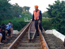 Membahayakan Perjalanan KA, KAI Larang Ngabuburit di Jalur KA