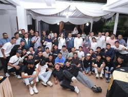 Silaturahmi dengan Persikoba dan PNS Alun-Alun, Nurochman Akan Perbaiki Sarpras Olahraga