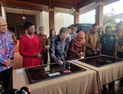 Wamen Dikti Saintek Bersama Gubernur Jatim Resmikan King’s College London di KEK Singhasari Malang