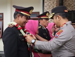 Kapolres Batu Lepas 6 Orang Anggota Purna Tugas