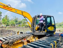 Setelah 12 Tahun Sungai Wendit Kembali Dikeruk, Langkah Nyata Tugu Tirta Merawat Ekosistem Lingkungan