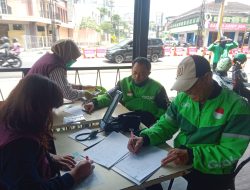 Ojol Kota Batu Tunjukkan Kepedulian dan Solidaritasnya Terhadap Aparat Kepolisian