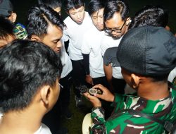Mahasiswa UM Menyusuri Gelapnya Malam, Menyalakan Jiwa Patriotik di Rangkaian Bela Negara