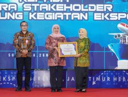 Gubernur Jatim Beri Penghargaan ke Pemkab Malang Sebagai Pendukung Penguatan IKM Eksport