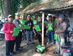 Jelang Nataru 2026, Satlantas Polres Batu Bagikan Rompi ke Supeltas