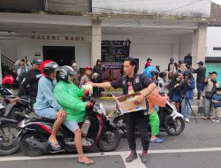 Semangat Kebersamaan di bulan Ramadan, Komunitas Punk Kota Batu Bagikan Takjil Gratis