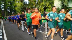 Jaga Kebugaran Tubuh, Pangdivif 2 Kostrad bersama Taruna Akmil Lari Pagi Gembira