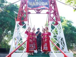 Pangdivif 2 Kostrad Resmikan Jembatan Perintis Garuda, Perkuat Konektivitas Warga Desa Bakalan