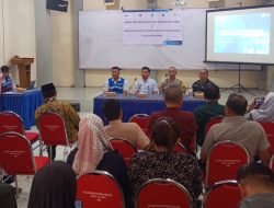 Cegah Bahaya SUTT 150 kV, Bhabinkamtibmas Dampingi PLN Edukasi 60 Warga Kedungkandang