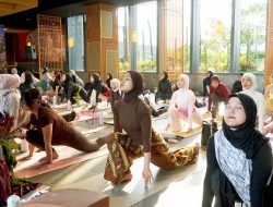 Yoga Berbalut Batik, Grand Mercure Malang Rayakan Hari Batik Nasional