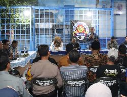 Wakapolresta Malang Kota Sambangi Kampung Biru Arema, Keluhan Warga Jadi Prioritas